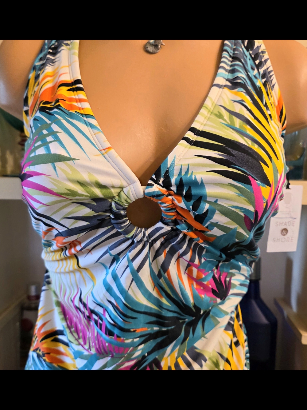 Shade And Shore 1 Pc Swimsuit L 12-14 Floral Tropical Plunge Medium Coverage NWT - Picture 2 of 8